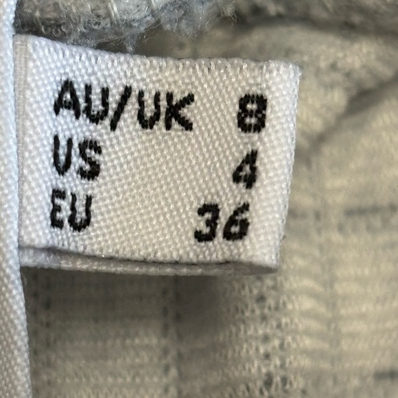 Princess Polly grey waffle sweat shorts. Drawstring US Size 4 - Picture 6 of 8